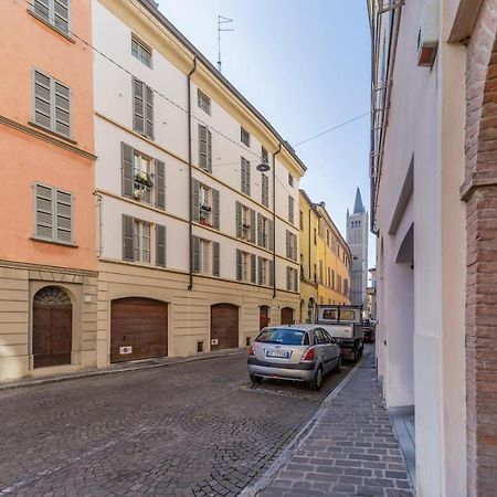 Parrot House - Casa In Centro A Parma Apartamento Exterior foto